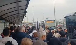 İstanbul'da facia! Durakta bayılan çocuk metrobüsün altında kaldı