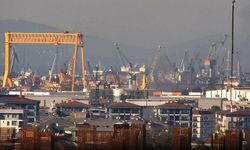 Tuzla'da tersanede gemi yangını