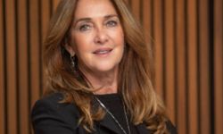 “Yedi Kere Düş, Sekiz Kere Kalk” kitabı raflardaki yerini aldı