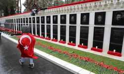 Azerbaycan'da 'Kanlı Ocak' kurbanları anılıyor