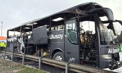 Kocaeli'de yolcu otobüsü yangında kullanılamaz hale geldi