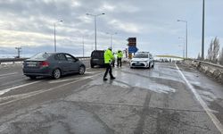 Sivas-Kayseri kara yolu tipi nedeniyle ulaşıma kapandı