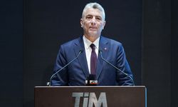 Bakan Bolat, Dönüşen Dünyada İhracat Zirvesi'nin açılışında konuştu