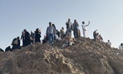 Umre ibadeti yapan Müslümanlar, Medine'de kutsal mekan ve alanları ziyaret etti