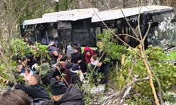 Kocaeli'de yolcu otobüsü şarampole yuvarlandı