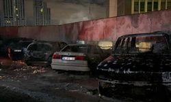 Sarıyer'de sanayi sitesinde çıkan yangında 5 otomobil yandı