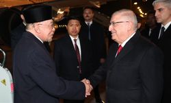 Bakan Güler Malezya Başbakanı'nı karşıladı