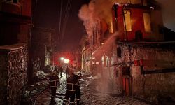 Kastamonu'da tarihi konak küle döndü