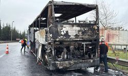 Anadolu Otoyolu'nda yolcu otobüsü alevlere teslim oldu