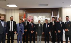 Bakan Göktaş, Türkiye Gaziler ve Şehit Aileleri Vakfı Genel Başkanı Aylar ile görüştü