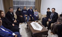 Sağlık Bakanı Memişoğlu, Hatay'da depremzede Gümüş ailesini ziyaret etti