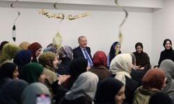 Erdoğan'dan kız öğrenci yurduna ziyaret