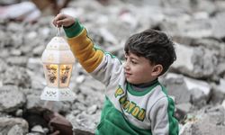 Gazzeliler çocuklara ramazan coşkusunu yaşatmaya çalışıyor