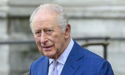 İngiltere Kralı Charles'a Epstein protestosu