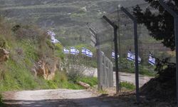 İşgalci İsrailliler, Batı Şeria'daki arkeolojik alana İsrail bayrakları astı