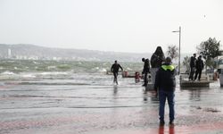 İzmir'de deniz taştı