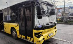 Fatih'te 3 İETT otobüsü kaza yaptı