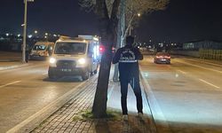 Motosiklet refüje çarptı, sürücü ile eşi öldü