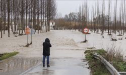 İspanya şiddetli yağışa teslim