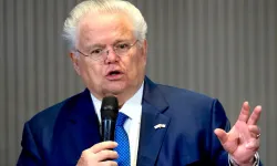 Trump'ın papazından skandal vaaz! Türkiye'yi de kattı