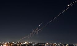İsrail İran'a yeni saldırı başlattı