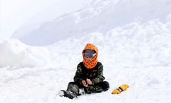 Bayramda kar kalınlığı 279 santimetreye ulaşan Palandöken, baharda tatilcileri ağırladı