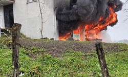 Düzce'de 3 katlı binanın garajında çıkan yangın söndürüldü