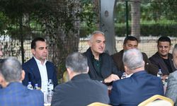 Bakan Ersoy, Antalya Belek'te taksicilerle bayramlaştı