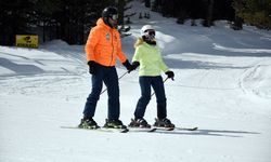 Sarıkamış Kayak Merkezi bayram tatilinde kayakseverlerle doldu