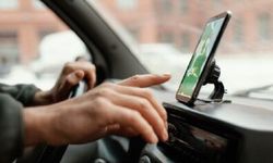 Araçta telefon tutucu ve koku yasaklandı mı? İşte detaylar