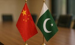 Pakistan Dışişleri Bakanı Dar, Çin'i ziyaret ediyor