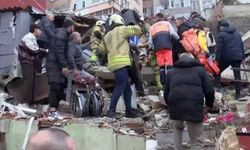 İstanbul Fatih'te bina çöktü