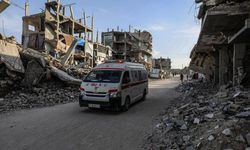 Soykırımcı İsrail Gazze'yi bombalamayı sürdürüyor