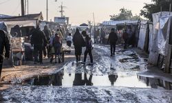 Gazze'de çadırları su bastı