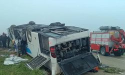 Adana’da feci kaza! Yolcu otobüsü devrildi
