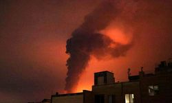 Tahran’da 1 ambulans ve Kum'da 2 bina hedef alındı