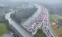 Yollarda bayram yoğunluğu sürüyor
