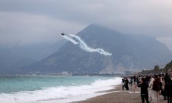 SOLOTÜRK'ten Antalya'da nefes kesen gösteri