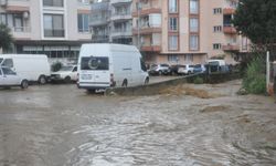 Ödemiş'i sağanak vurdu