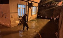 Adana'da sağanak hayatı olumsuz etkiledi