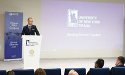 Arnavutluk'ta düzenlenen Tiran Fotoğraf Maratonu'nda dereceye girenlere ödülleri verildi