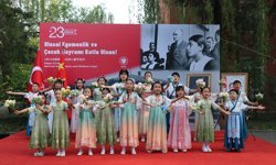 Çin'de 23 Nisan Ulusal Egemenlik ve Çocuk Bayramı kutlandı