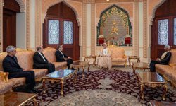 İran Dışişleri Bakanı Erakçi, Maskat'ta Umman Sultanı Bin Tarık ile bir araya geldi