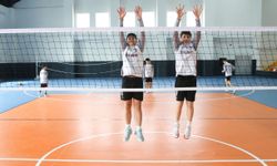 Ortaokul öğrencileri selin vurduğu Bozkurt'a şampiyonluk sevinci yaşattı