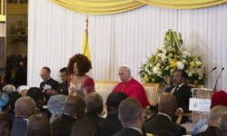 Papa 14. Leo, Kamerun Cumhurbaşkanı Biya ile bir araya geldi