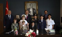 Tunus'ta 23 Nisan Ulusal Egemenlik ve Çocuk Bayramı kutlandı