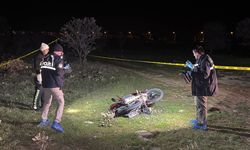 Uşak'ta devrilen motosikletin sürücüsü öldü