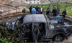 İşgalci İsrailliler, Batı Şeria'da Filistinlilere ait 2 aracı ateşe verdi