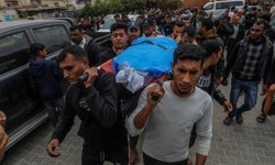 Katil İsrail Gazze Şeridi'nde bir Filistinliyi daha katletti