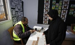 Gazze'deki Filistinliler, yerel seçimler için sandığa gitti